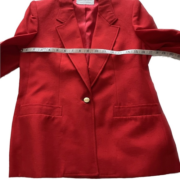 Saks Fifth Avenue Joesph Picone red blazer with matching skirt.Size 8 Valentine - Picture 11 of 16
